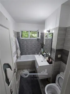 Apartament 2 camere Podu Roș, etaj 1, geam la baie, 49.57mp - foto 4