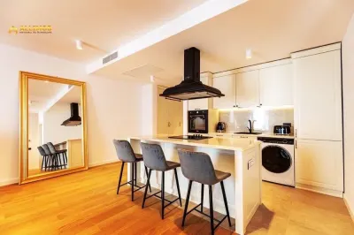 Apartament premium cu 2 camere în One Towers Herăstrău – mobilier din lemn masiv și parcare subterană - foto 4
