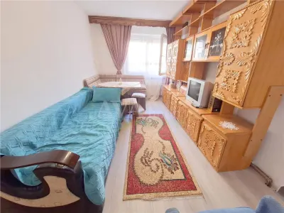 Apartament 3 camere, mobilat si utilat, etaj 1, zona Milcov - foto 4