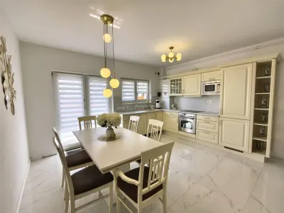 Apartament cu 3 camere si curte de vanzare - foto 19
