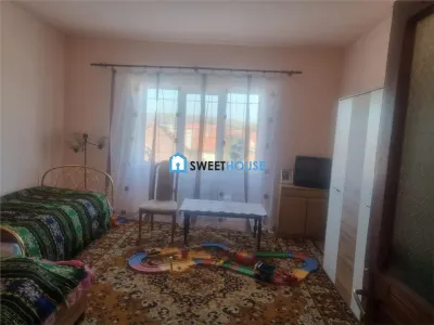 CASA CU ETAJ ZONA CETATII - foto 13