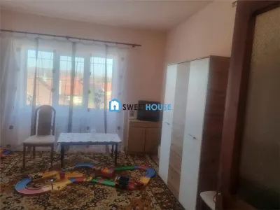 CASA CU ETAJ ZONA CETATII - foto 6