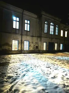 DE VANZARE CONAC  CU TEREN 8330  MP ZONA MELINESTI LA 20 KM CRAIOVA  DOLJ - foto 3