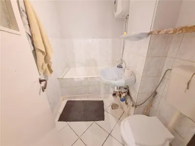 Apartament 3 decomandate, etaj 1, zona Narcisa - foto 7