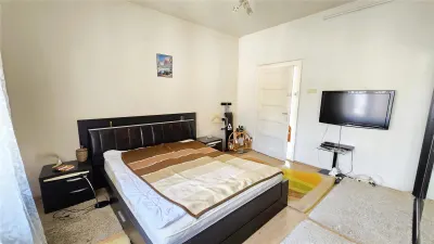 Central | 3 camere decomandate + curte proprie de 35 mÂ²  | Etaj 1 - foto 3