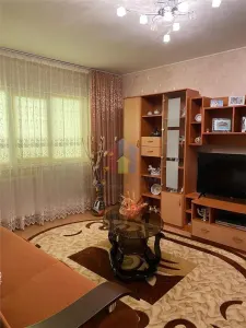ETAJ 1! Se vinde MOBILAT! Ap 2 camere, zona Progresu - foto 3