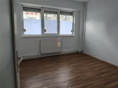 Ap. 2 cam Vidin, conf 1, decomandat, renovat, Liber - foto 2