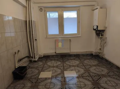 Ap. 2 cam Vidin, conf 1, decomandat, renovat, Liber - foto 5