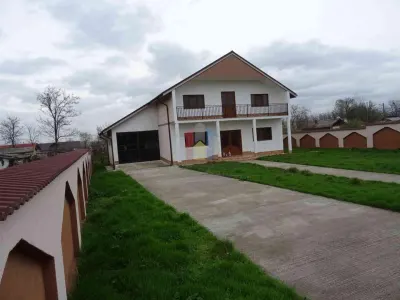 Vila P+1, constructie 2013, teren 700 mp, la 50Km de Braila - Insuratei