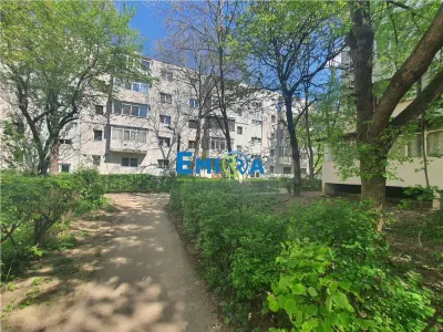 Apartament 3 camere decomandate de vanzare str. Republicii parter - Bacau