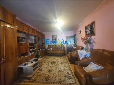 Apartament 3 camere decomandate de vanzare str. Republicii parter - foto 4