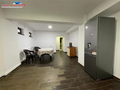 Spatiu comercial de vanzare  Zona E3 - foto 1