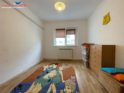 Apartament 3 camere de vanzare zona C5 Tulcea - foto 3