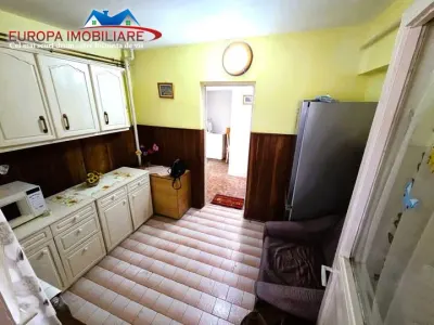 Apartament cu 2 camere de vanzare zona 1848 Tulcea - foto 4