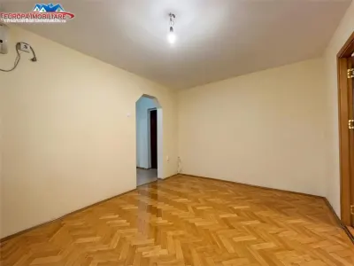 Apartament 4 camere de vanzare zona Alunisului -Tulcea - foto 3
