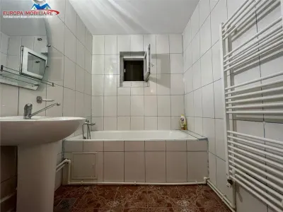 Apartament 3 camere de vanzare zona E3 -Tulcea - foto 9