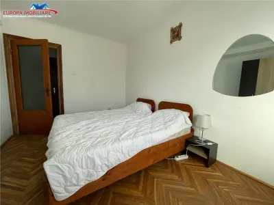 Apartament 4 camere de vanzare zona centrala Tulcea - foto 4
