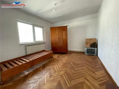 Apartament 4 camere de vanzare zona centrala Tulcea - foto 5