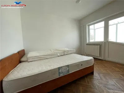 Apartament 4 camere de vanzare zona centrala Tulcea - foto 6