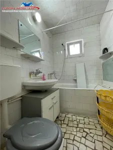 Apartament 4 camere de vanzare zona centrala Tulcea - foto 9