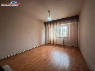 Apartament 3 camere de vanzare zona centrala Tulcea - foto 4