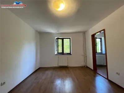 Apartament 3 camere de vanzare zona 23 August- Tulcea - foto 3