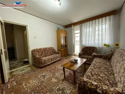 Apartament  2 camere de vanzare zona Taxe si Impozite - foto 2