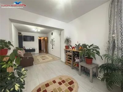 Apartament 4 camere de vanzare zona centrala Tulcea - foto 2
