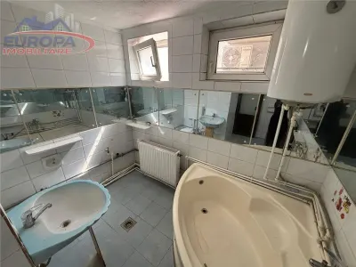 Apartament cu 2 camere de vanzare zona 23 August -Tulcea - foto 5