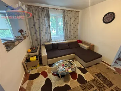 Apartament 4 camere transformat in 3 camere zona 23August -Tulcea - foto 2
