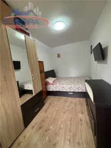 Apartament 4 camere transformat in 3 camere zona 23August -Tulcea - foto 5