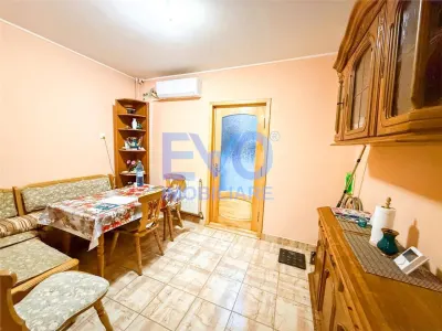 Apartament 3 camere, decomandat, etaj 1, de vanzare in zona Nicolina 2 - Iasi