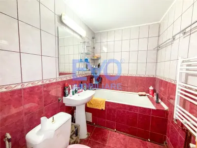 Apartament 3 camere, decomandat, etaj 1, de vanzare in zona Nicolina 2 - foto 13