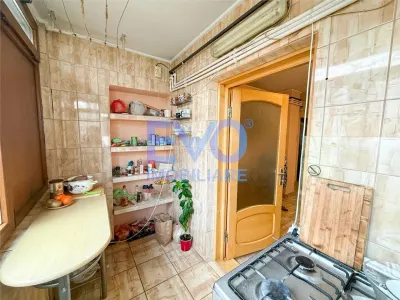 Apartament 3 camere, decomandat, etaj 1, de vanzare in zona Nicolina 2 - foto 7