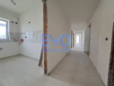 Apartament cu 3 camere, 2 bai, 2 balcoane, lift, bloc nou, zona Galata - foto 24