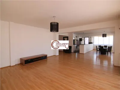 Apartament 4 camere spatios si insorit Nordului! - foto 2
