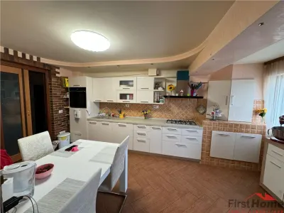 Apartament 3 camere, etaj 2, zona ultracentrala, renovat complet - foto 3