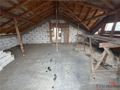 Casa Radulesti, an 1996 ,la rosu, 2.000 mp teren , 310 mp casa - foto 18