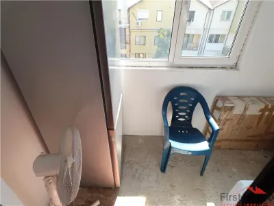 Garsoniera de vanzare in zona Penny Obor , etaj 3 (mansarda) - foto 13
