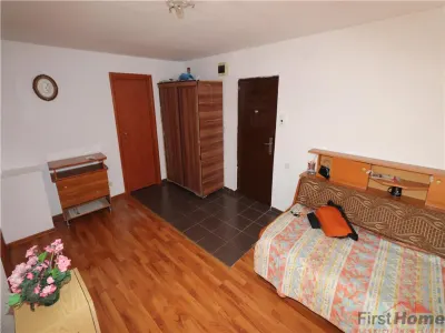 Garsoniera de vanzare in zona Penny Obor , etaj 3 (mansarda) - foto 3