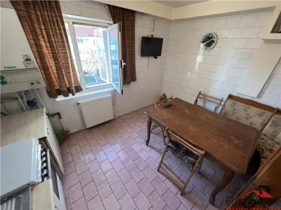 Apartament 4 camere, 100 mp, etaj 3, zona Longinescu - foto 2