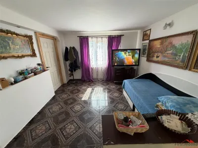 Casa P+M de vanzare in Odobesti 1.021mp teren - foto 9