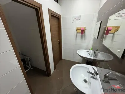 Cladire cu un aspect aparte de inchiriat in Centrul Focsaniului - foto 17