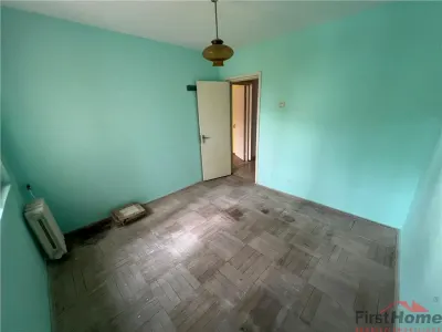 Apartament 4 camere, etaj 1/4, zona Mausoleul Eroilor - Sud - foto 4