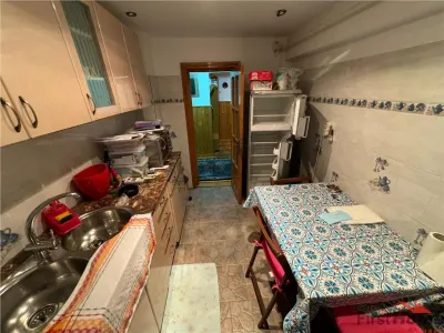 Apartament 3 camere de vanzare in Sud, etaj 3, CT, izolat - foto 2