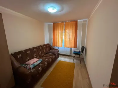 Apartament cu 3 camere de vanzare, zona Quattro. - foto 9