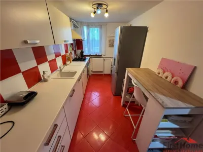 Apartament 2 camere de vanzare , etaj 3 / 3 zona Penny Obor - Focsani