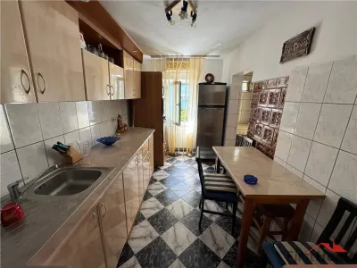 Apartament 2 camere, 54mp, etaj 4 cu acoperis - Central - - foto 2