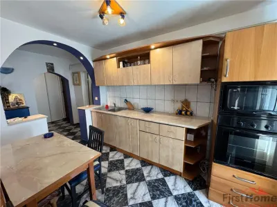 Apartament 2 camere, 54mp, etaj 4 cu acoperis - Central - - foto 3