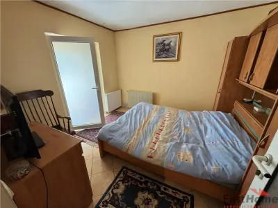 Apartament 2 camere, 54mp, etaj 4 cu acoperis - Central - - foto 9